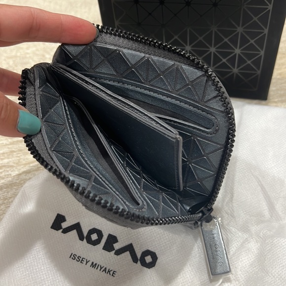 BaoBao Issey Miyake Gray Clam Men Wallet - Picture 6 of 10